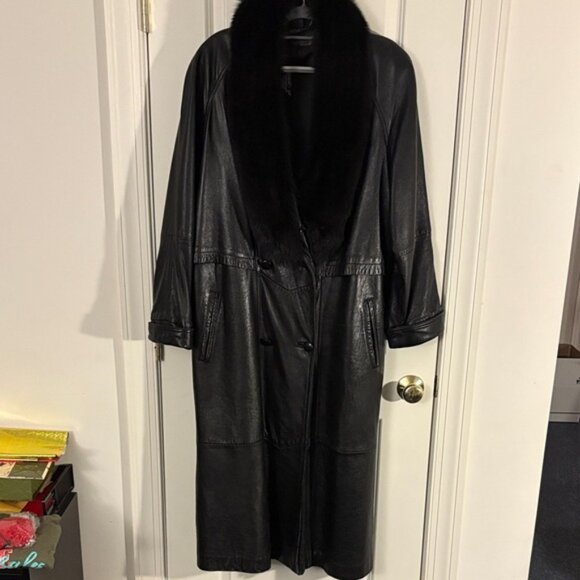 Luxurious Black Leather Jacket with Fur Trim (fur trim sold separately) - Picture 1 of 10